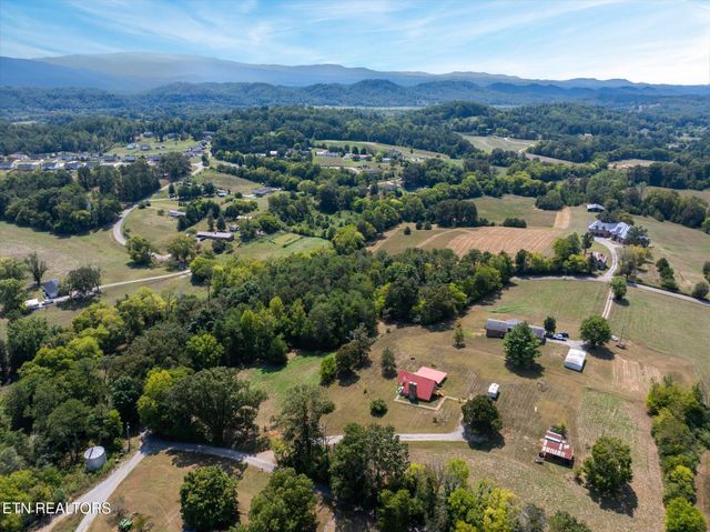 1222 Mini Huskey Rd, Maryville, TN 37801