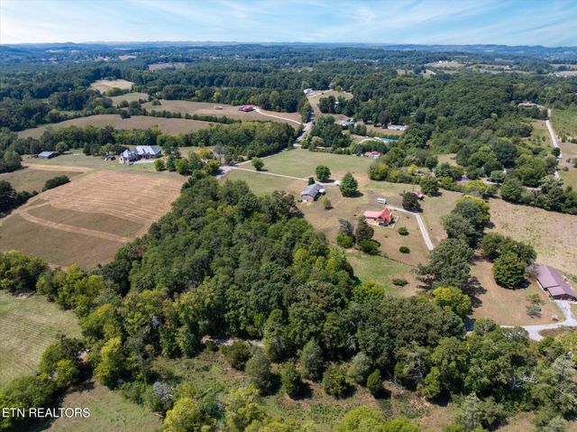 1222 Mini Huskey Rd, Maryville, TN 37801