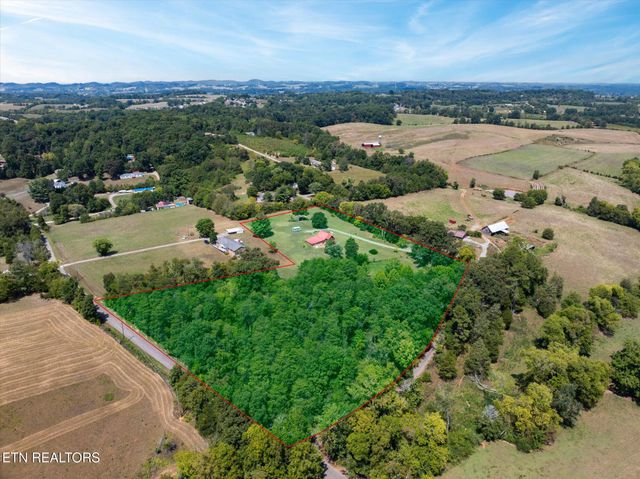 1222 Mini Huskey Rd, Maryville, TN 37801