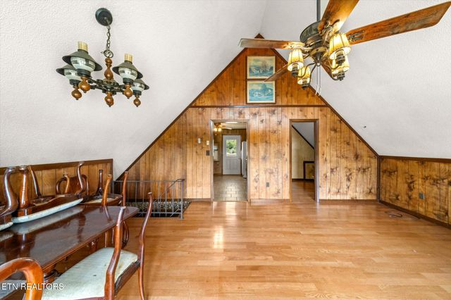 1222 Mini Huskey Rd, Maryville, TN 37801