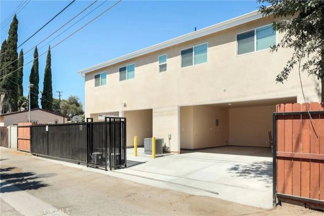 17134 Saticoy Street, Lake Balboa, CA 91406
