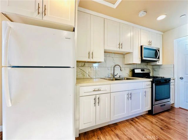 17134 Saticoy Street, Lake Balboa, CA 91406