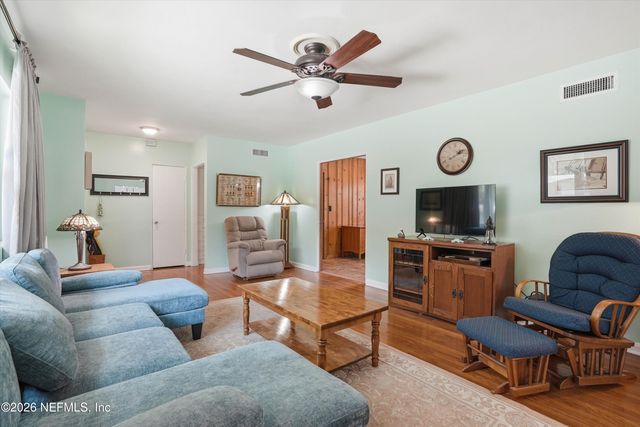 1426 GLENGARRY Road, Jacksonville, FL 32207