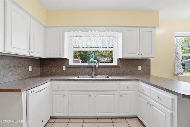 1426 GLENGARRY Road, Jacksonville, FL 32207