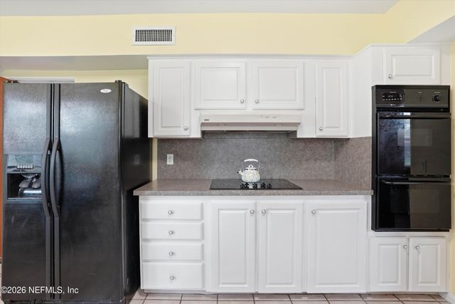 1426 GLENGARRY Road, Jacksonville, FL 32207