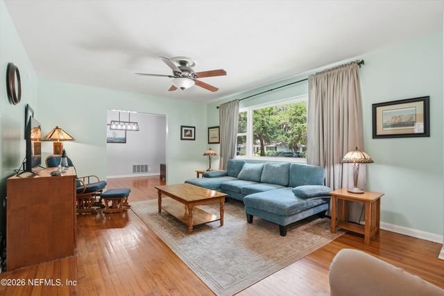 1426 GLENGARRY Road, Jacksonville, FL 32207