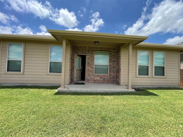 153 Creek Terrace Drive, Saginaw, TX 76131