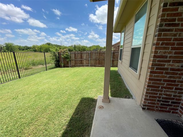 153 Creek Terrace Drive, Saginaw, TX 76131