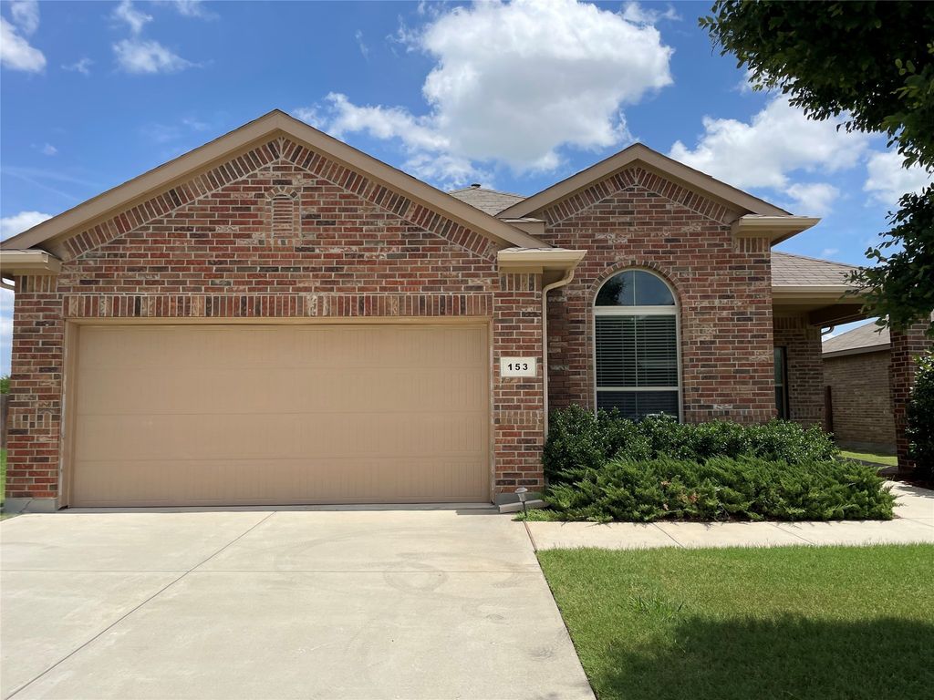 153 Creek Terrace Drive, Saginaw, TX 76131