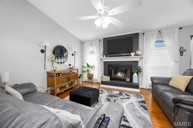 1239 Claycrest Drive, St Charles, MO 63304