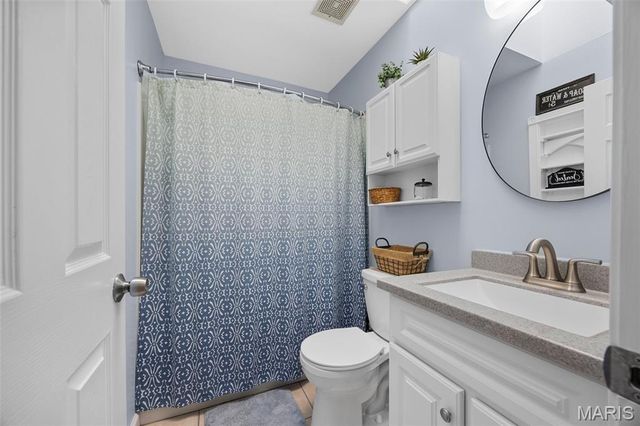 1239 Claycrest Drive, St Charles, MO 63304