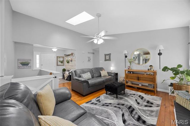 1239 Claycrest Drive, St Charles, MO 63304