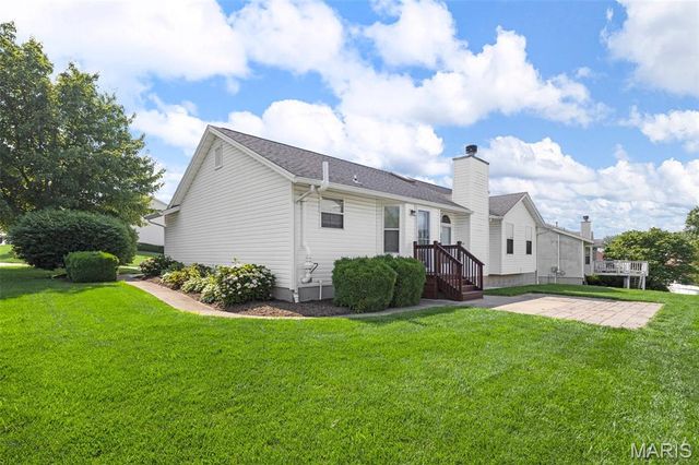 1239 Claycrest Drive, St Charles, MO 63304