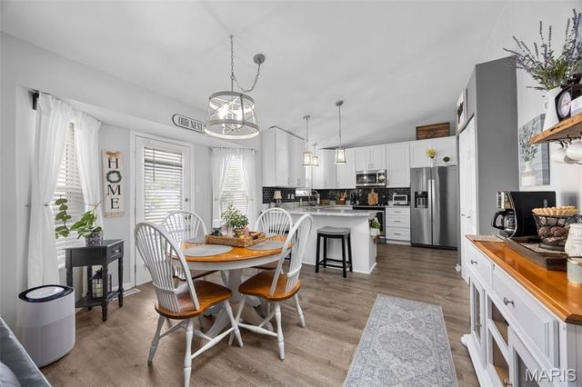 1239 Claycrest Drive, St Charles, MO 63304
