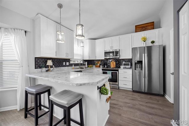 1239 Claycrest Drive, St Charles, MO 63304