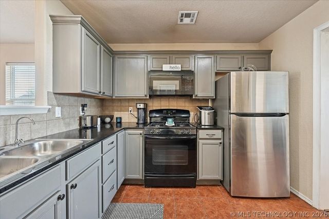 15148 E 108th Place N, Owasso, OK 74055