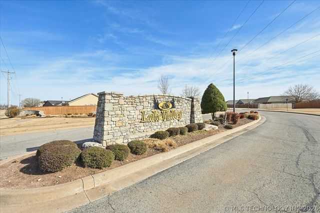 15148 E 108th Place N, Owasso, OK 74055