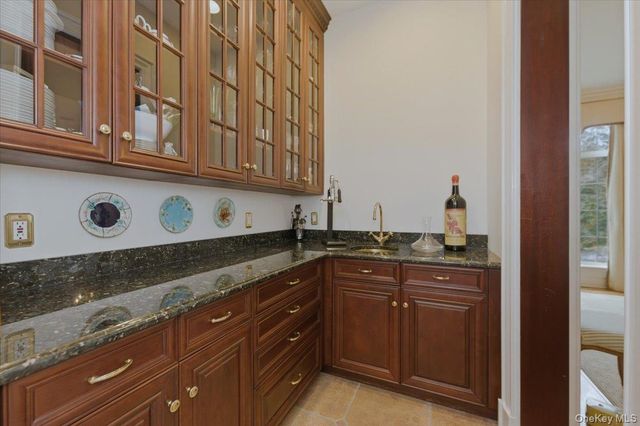 17 Plover Lane, Lloyd Harbor, NY 11743