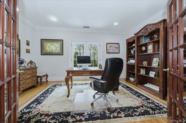 17 Plover Lane, Lloyd Harbor, NY 11743