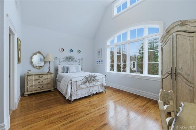 17 Plover Lane, Lloyd Harbor, NY 11743