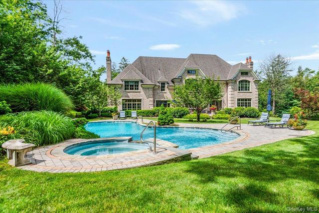 17 Plover Lane, Lloyd Harbor, NY 11743