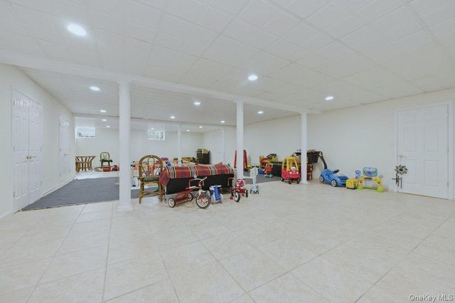 17 Plover Lane, Lloyd Harbor, NY 11743