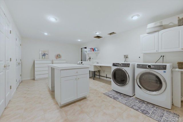 17 Plover Lane, Lloyd Harbor, NY 11743