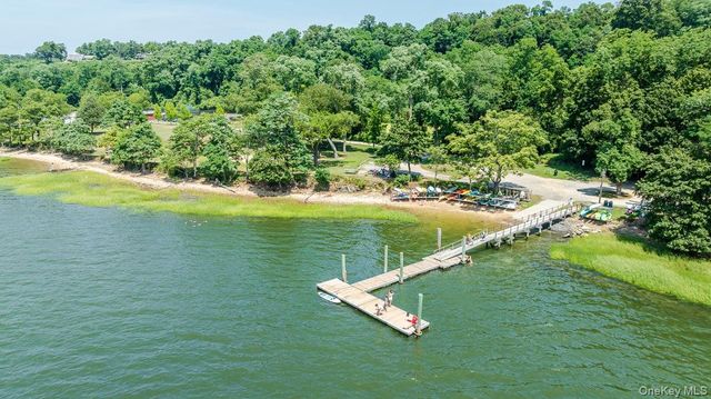 17 Plover Lane, Lloyd Harbor, NY 11743