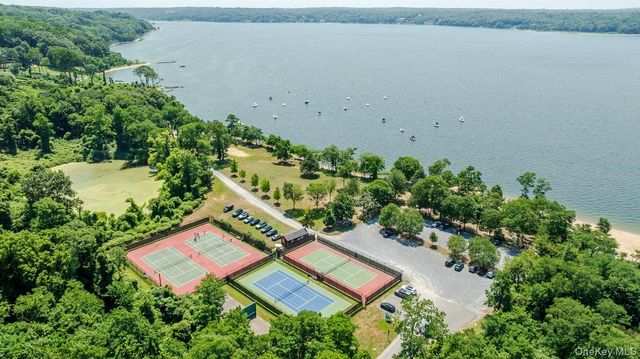 17 Plover Lane, Lloyd Harbor, NY 11743