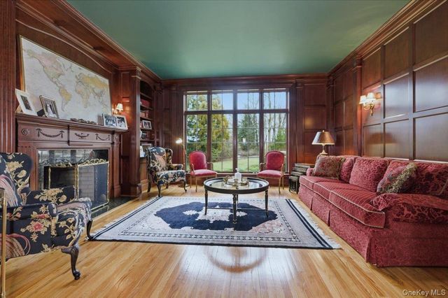 17 Plover Lane, Lloyd Harbor, NY 11743