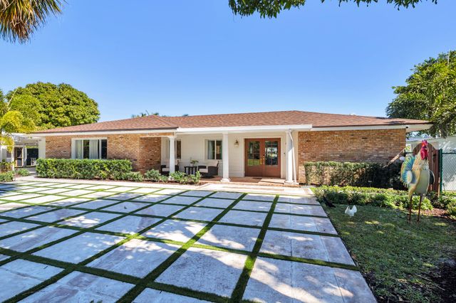 7400 W Lake Drive, Lake Clarke Shores, FL 33406