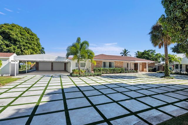 7400 W Lake Drive, Lake Clarke Shores, FL 33406