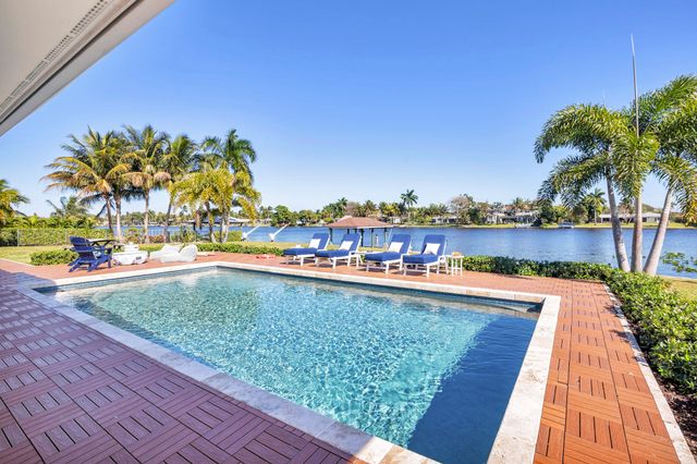 7400 W Lake Drive, Lake Clarke Shores, FL 33406