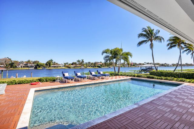 7400 W Lake Drive, Lake Clarke Shores, FL 33406