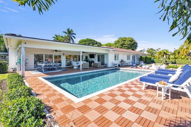 7400 W Lake Drive, Lake Clarke Shores, FL 33406