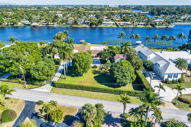 7400 W Lake Drive, Lake Clarke Shores, FL 33406