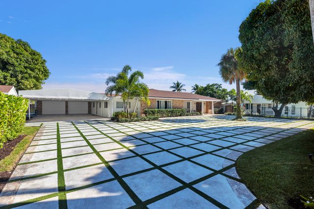 7400 W Lake Drive, Lake Clarke Shores, FL 33406