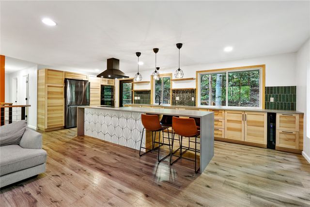 7237 NE 160th Street, Kenmore, WA 98028