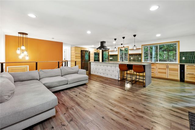 7237 NE 160th Street, Kenmore, WA 98028
