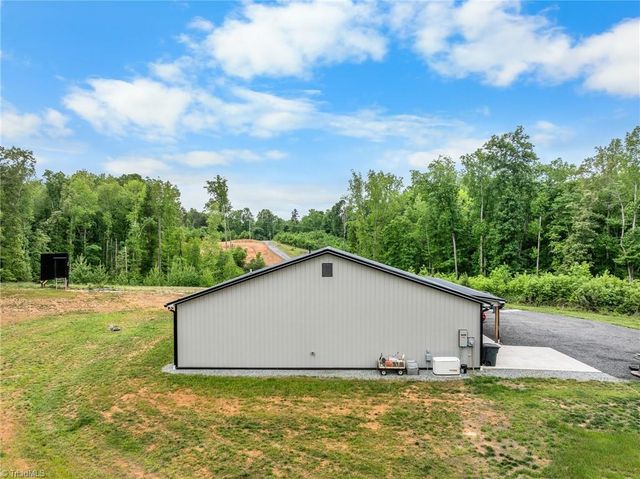 160 Riverwood Drive, Lexington, NC 27292