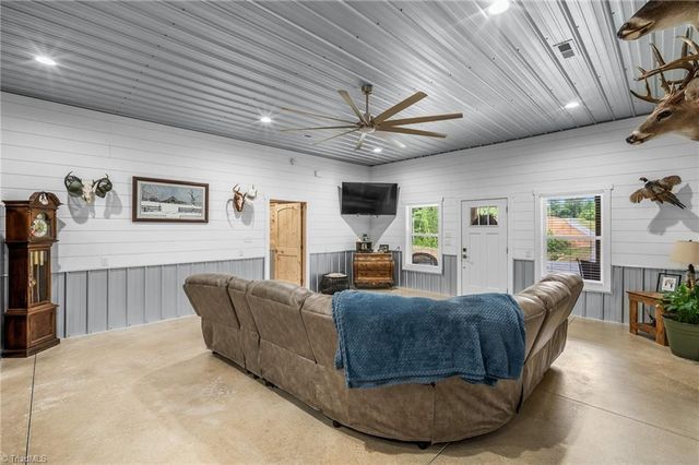 160 Riverwood Drive, Lexington, NC 27292