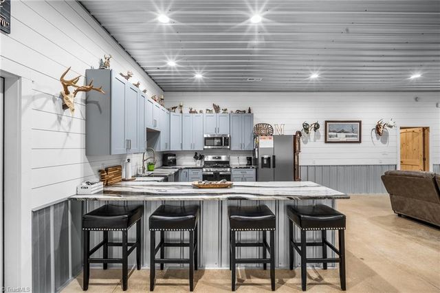160 Riverwood Drive, Lexington, NC 27292