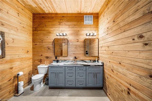 160 Riverwood Drive, Lexington, NC 27292