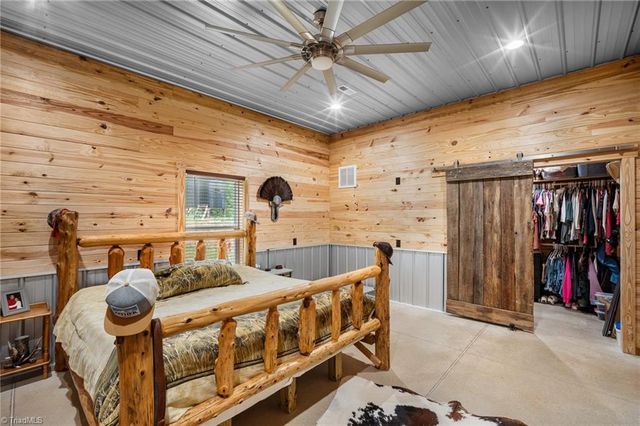 160 Riverwood Drive, Lexington, NC 27292