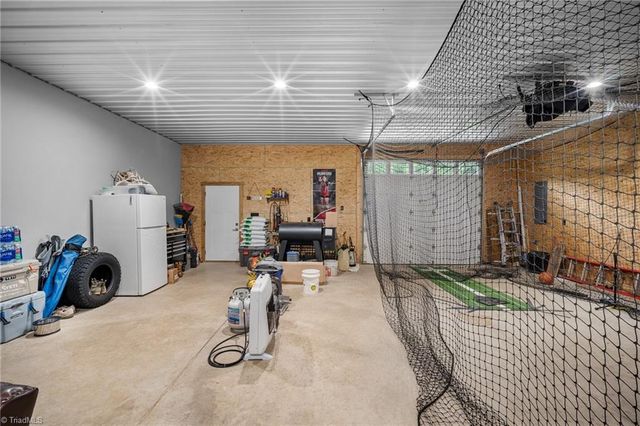 160 Riverwood Drive, Lexington, NC 27292