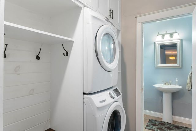 3001 E Oaklawn Drive, Muncie, IN 47303