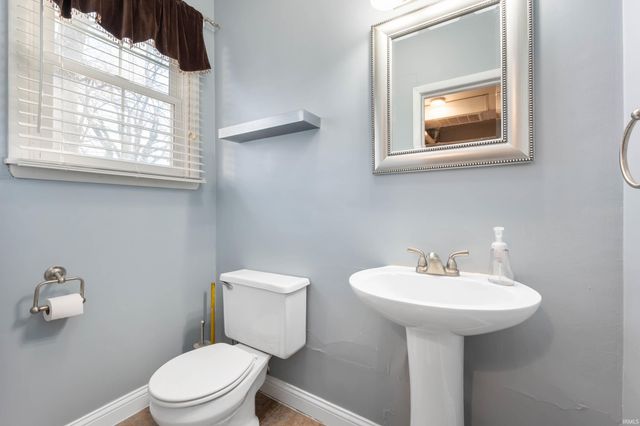 3001 E Oaklawn Drive, Muncie, IN 47303