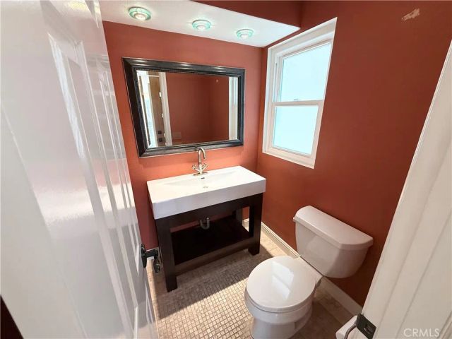3382 Tempe Drive, Huntington Beach, CA 92649