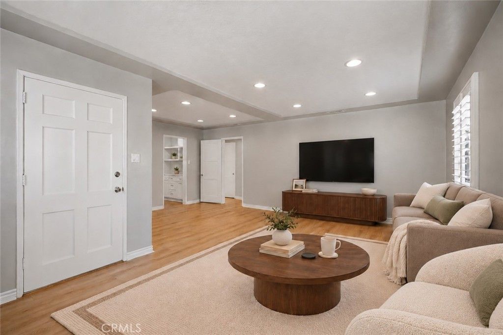 4644 Marmian, Riverside, CA 92506 — photo 2