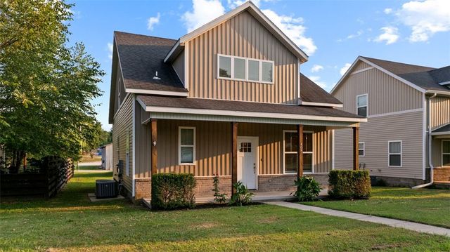 407 SE Birmingham Street, Gravette, AR 72736